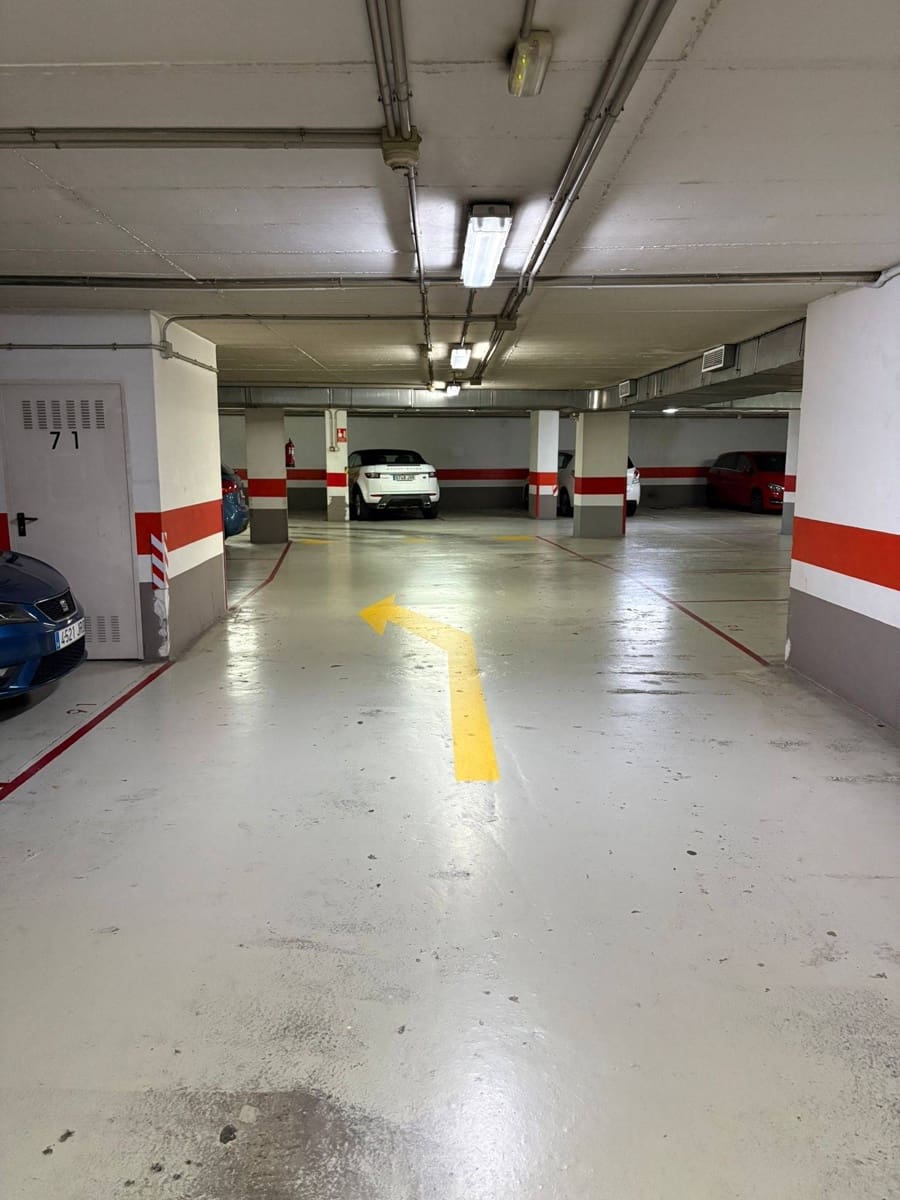 Garage for rent in Las Palmas de Gran Canaria - € 120 (Ref: 9599547)