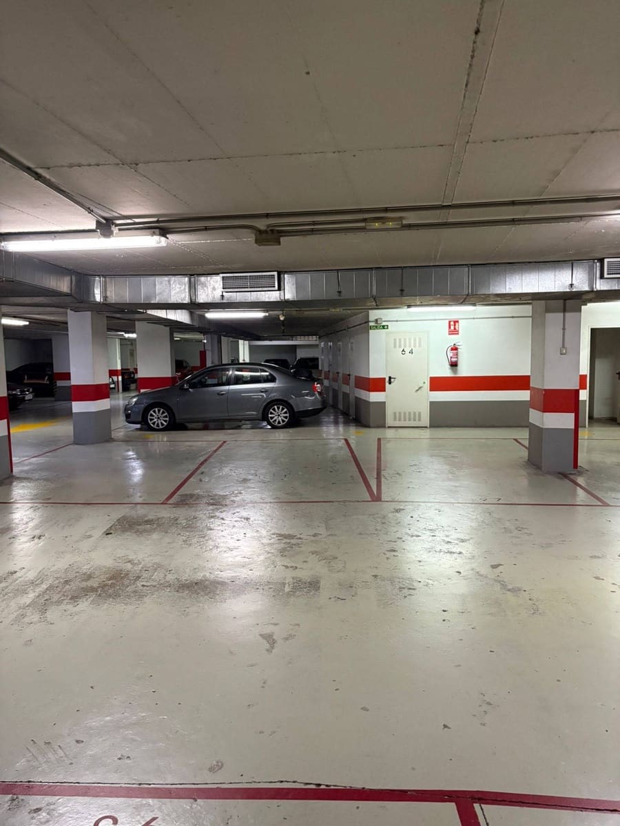 Garage for rent in Las Palmas de Gran Canaria - € 120 (Ref: 9599547)