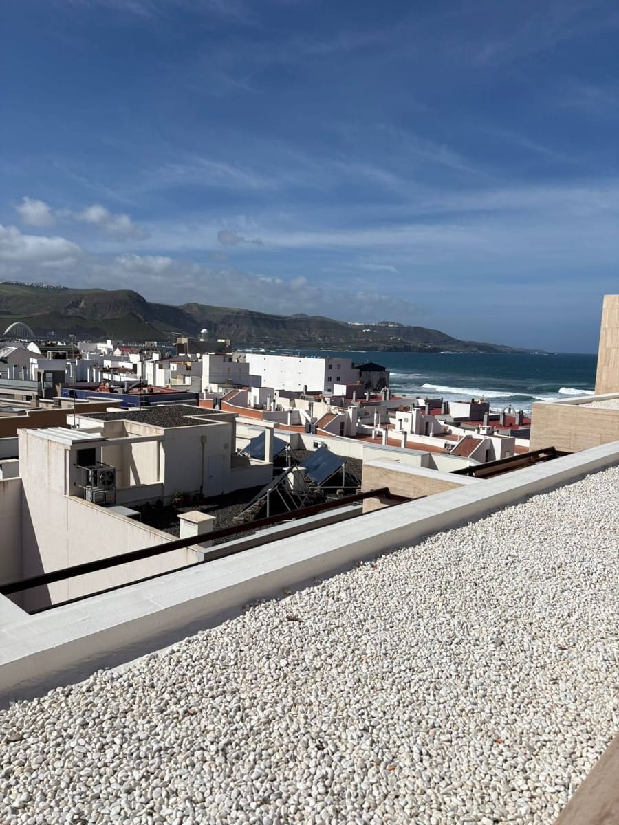 Garage for rent in Las Palmas de Gran Canaria - € 120 (Ref: 9599547)