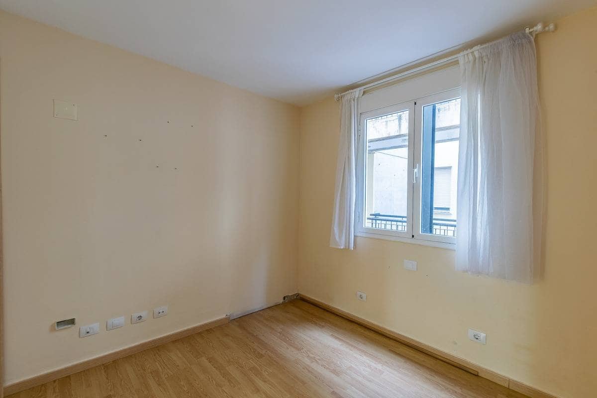 3 makuuhuone Asunto myytävänä paikassa Las Palmas de Gran Canaria mukana 
autotalli - 210 000 € (Ref: 9599548)