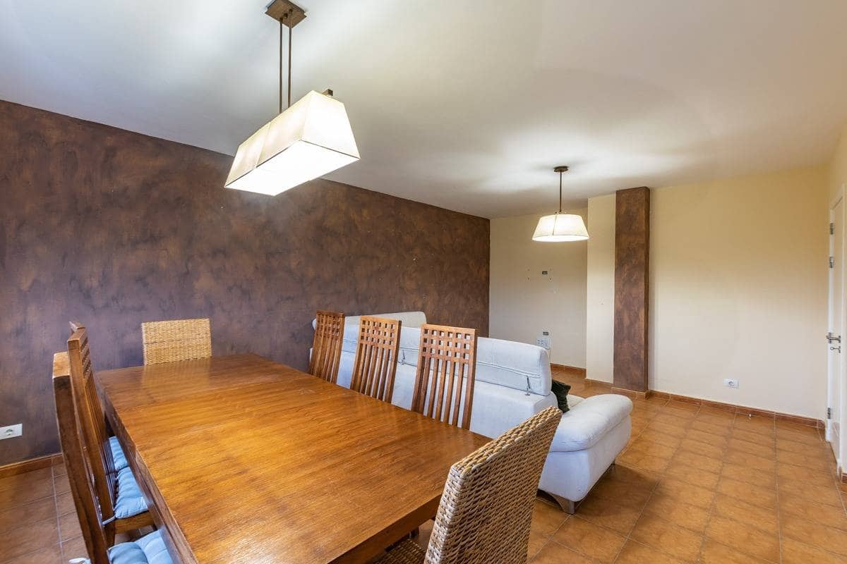 3 makuuhuone Asunto myytävänä paikassa Las Palmas de Gran Canaria mukana 
autotalli - 210 000 € (Ref: 9599548)