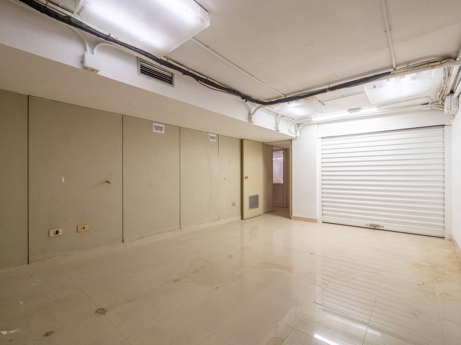 Kommersiell till salu i Las Palmas de Gran Canaria med garage - 320 000 € (Ref: 9604982)