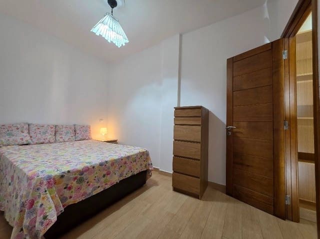 Apartamento de 2 habitaciones en Telde en alquiler - 900 € (Ref: 9604984)