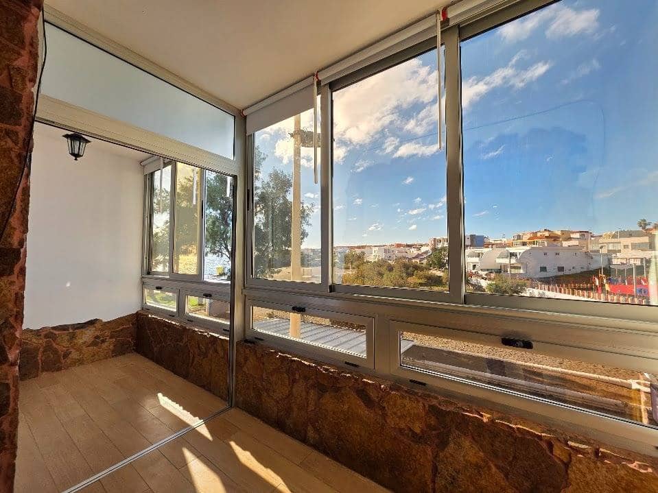 Apartamento de 2 habitaciones en Telde en alquiler - 900 € (Ref: 9604984)