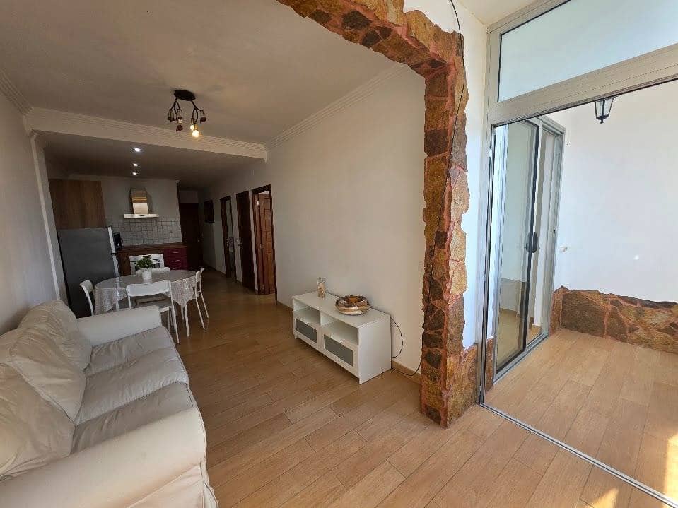 Apartamento de 2 habitaciones en Telde en alquiler - 900 € (Ref: 9604984)