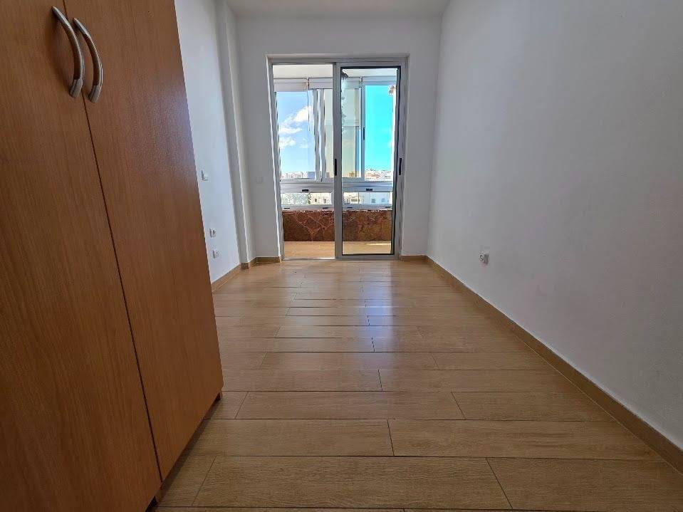 Apartamento de 2 habitaciones en Telde en alquiler - 900 € (Ref: 9604984)