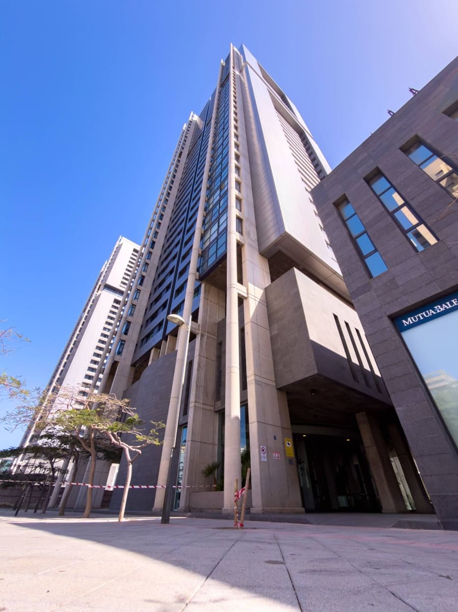 1 bedroom Apartment for sale in Santa Cruz de Tenerife with garage - € 284,900 (Ref: 9604985)