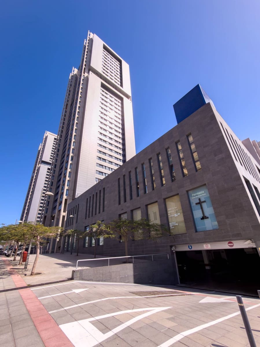 1 bedroom Apartment for sale in Santa Cruz de Tenerife with garage - € 284,900 (Ref: 9604985)