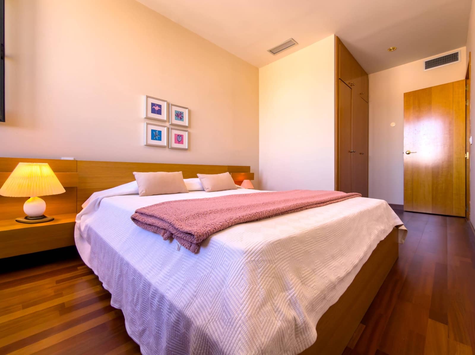 1 bedroom Apartment for sale in Santa Cruz de Tenerife with garage - € 284,900 (Ref: 9604985)