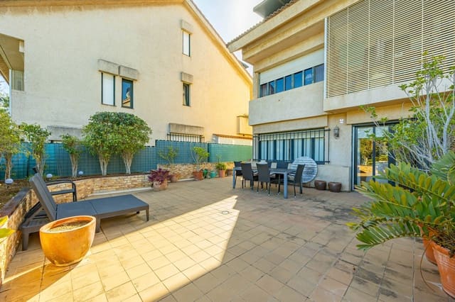 4 Zimmer Apartment zu verkaufen in Santa Brígida mit Garage - 580.000 € (Ref: 9604986)