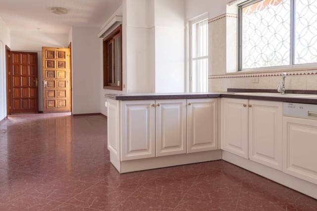 10 bedroom Villa for sale in Las Mimosas, Santa Cruz de Tenerife with garage - € 1,995,000 (Ref: 9604987)