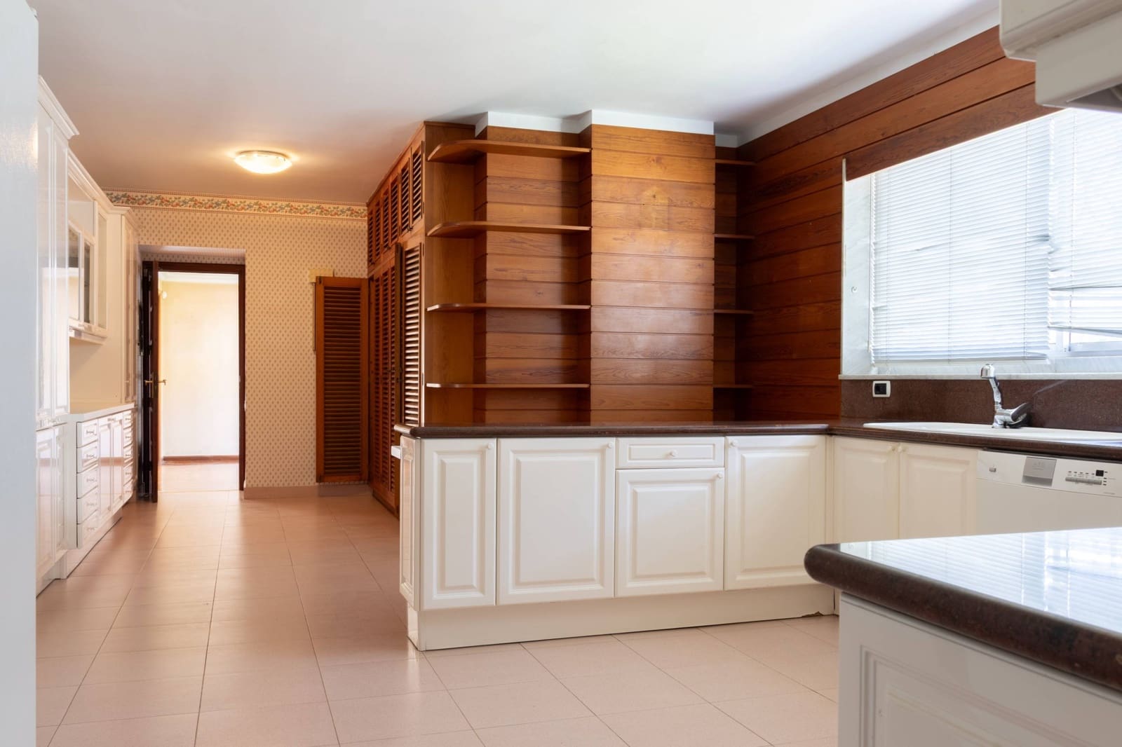 10 bedroom Villa for sale in Santa Cruz de Tenerife with garage - € 1,995,000 (Ref: 9604987)