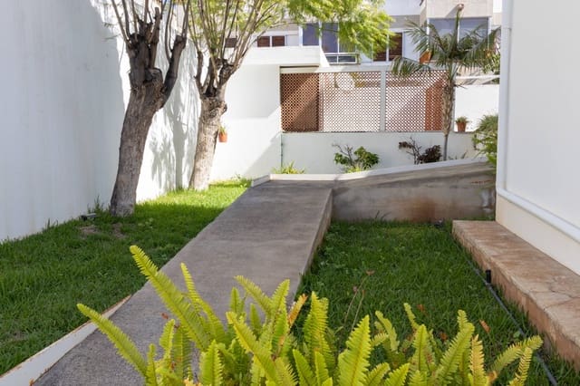 10 bedroom Villa for sale in Las Mimosas, Santa Cruz de Tenerife with garage - € 1,995,000 (Ref: 9604987)
