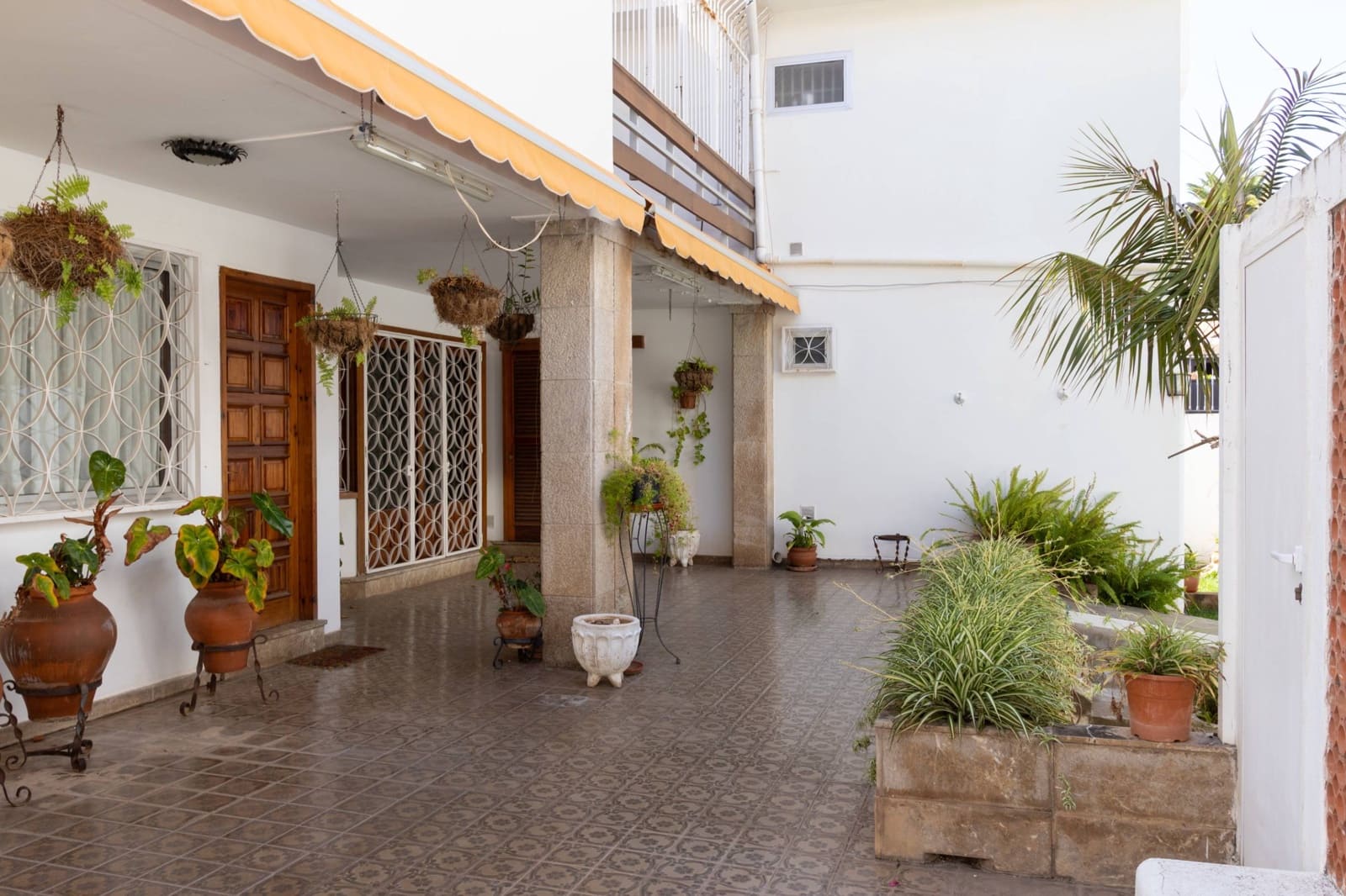 10 bedroom Villa for sale in Santa Cruz de Tenerife with garage - € 1,995,000 (Ref: 9604987)