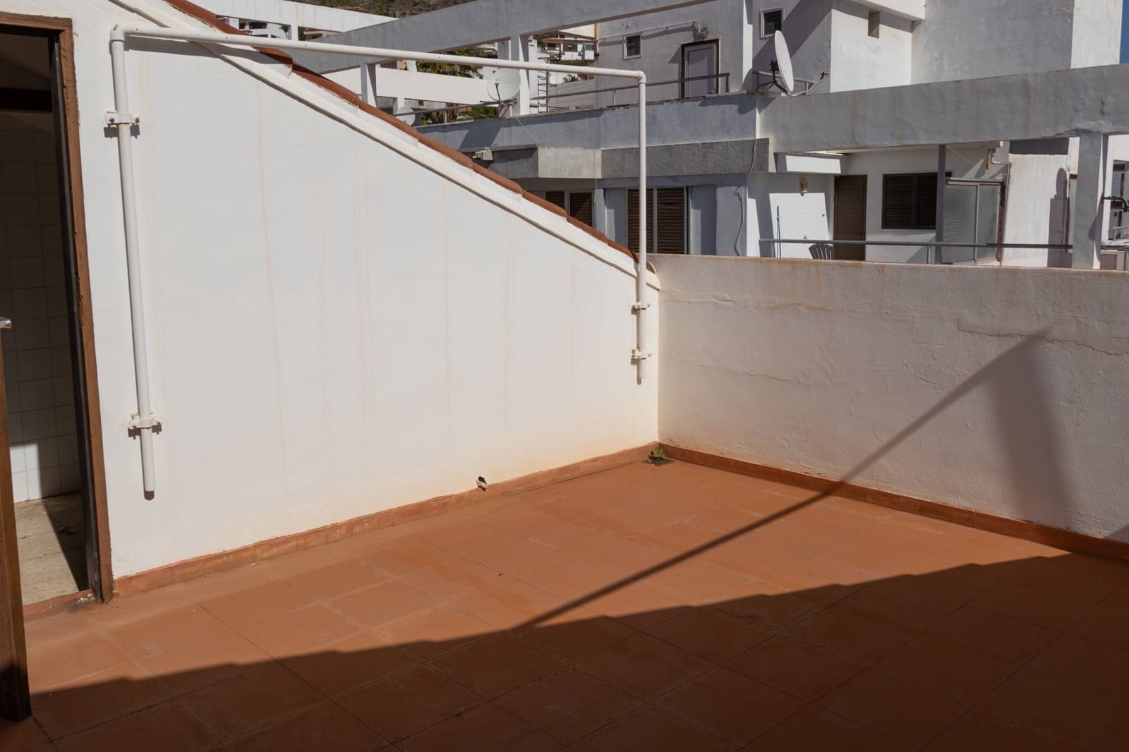 10 bedroom Villa for sale in Santa Cruz de Tenerife with garage - € 1,995,000 (Ref: 9604987)