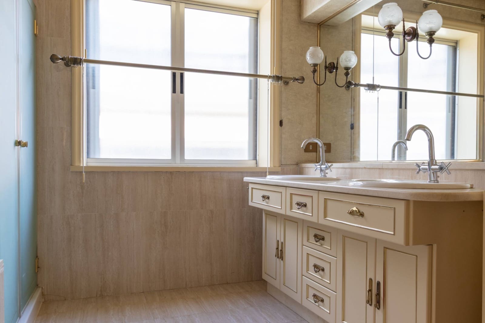 10 bedroom Villa for sale in Santa Cruz de Tenerife with garage - € 1,995,000 (Ref: 9604987)