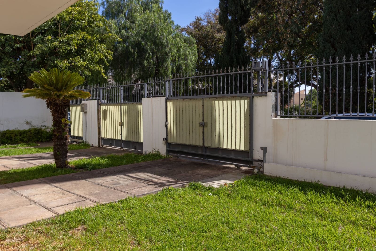 10 bedroom Villa for sale in Santa Cruz de Tenerife with garage - € 1,995,000 (Ref: 9604987)