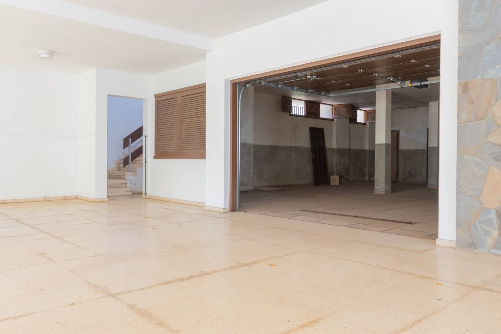 10 bedroom Villa for sale in Santa Cruz de Tenerife with garage - € 1,995,000 (Ref: 9604987)