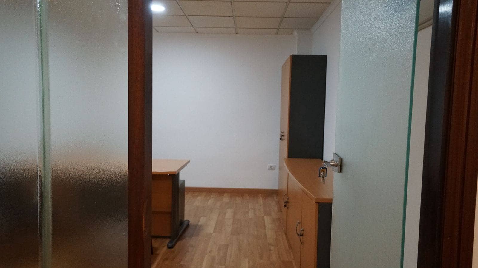 Office for rent in Las Palmas de Gran Canaria - € 515 (Ref: 9611543)