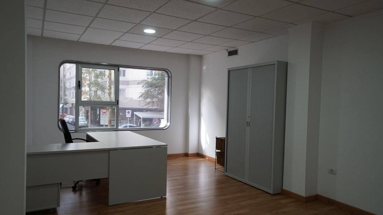 Kontor til leje i Las Palmas de Gran Canaria - € 675 (Ref: 9611544)