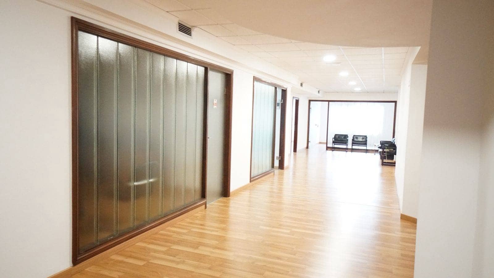 Office for rent in Las Palmas de Gran Canaria - € 675 (Ref: 9611544)