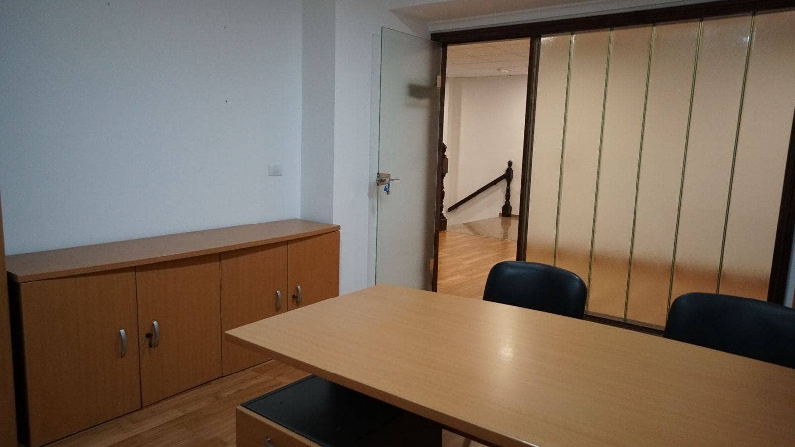 Office for rent in Las Palmas de Gran Canaria - € 675 (Ref: 9611544)
