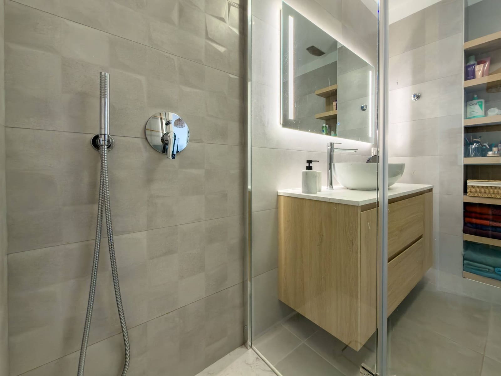 2 bedroom Apartment for sale in Bajamar with pool garage - € 350,000 (Ref: 9611545)