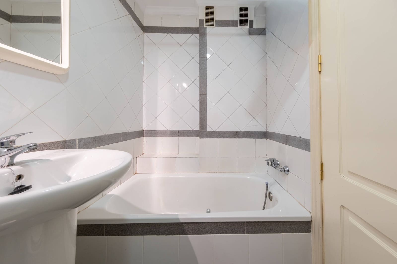 1 sypialnia Mieszkanie na sprzedaż w Las Palmas de Gran Canaria z garażem - 210 000 € (Ref: 9611546)