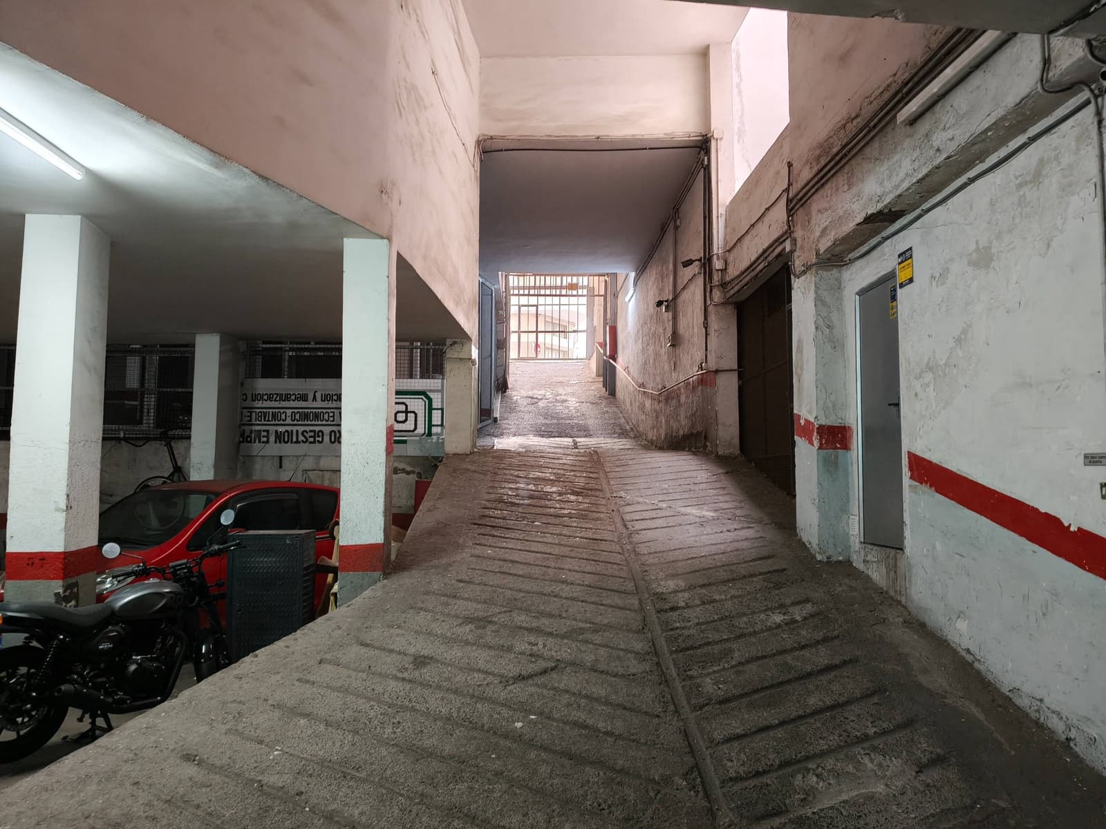 Garaż na sprzedaż w Santa Cruz de Tenerife - 38 000 € (Ref: 9629988)