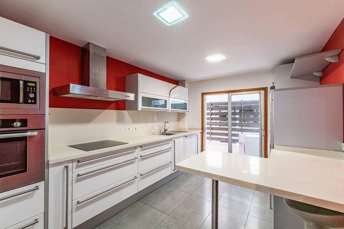 3 sovrum Lägenhet till salu i Las Palmas de Gran Canaria med garage - 320 000 € (Ref: 9634272)