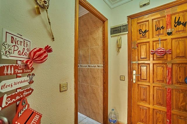 4 chambre Appartement à vendre à La Feria, Las Palmas de Gran Canaria - 179 990 € (Ref: 9659442)