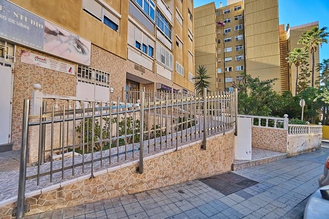 4 chambre Appartement à vendre à La Feria, Las Palmas de Gran Canaria - 179 990 € (Ref: 9659442)