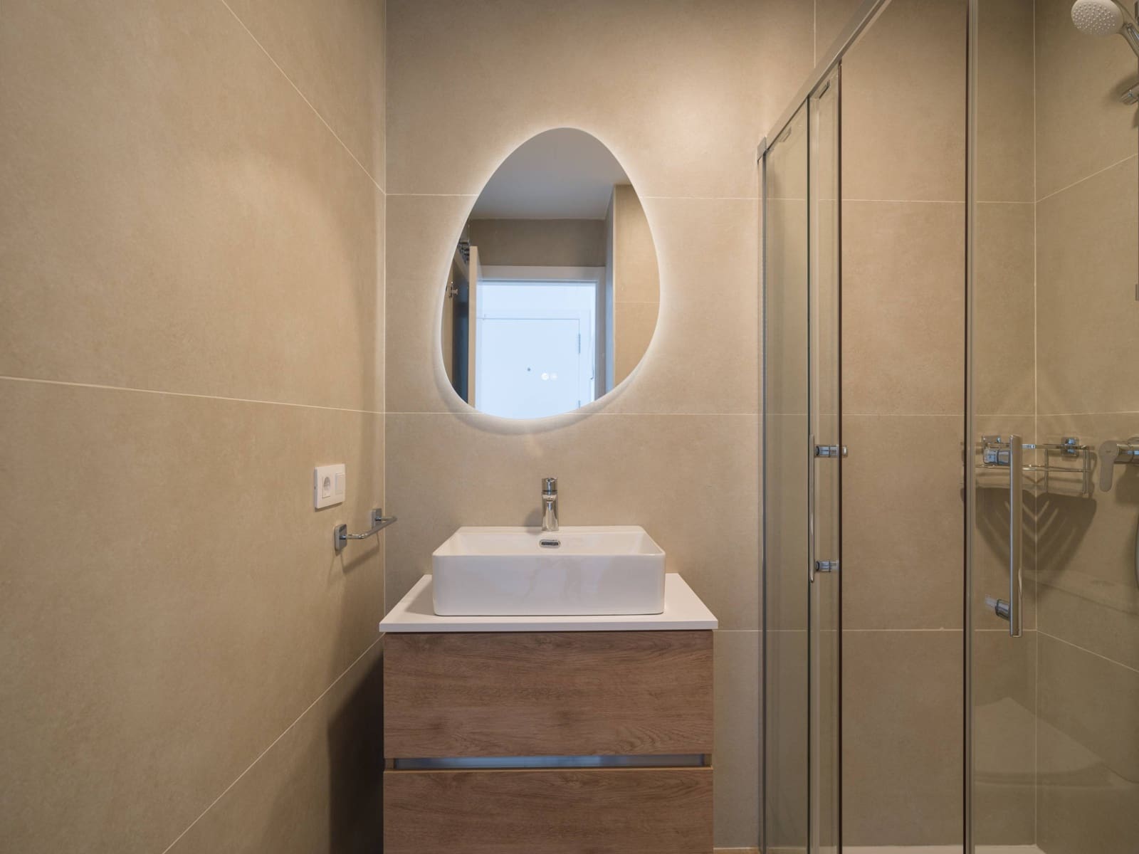 2 soverom Leilighet til leie i Las Palmas de Gran Canaria - € 1 300 (Ref: 9659443)