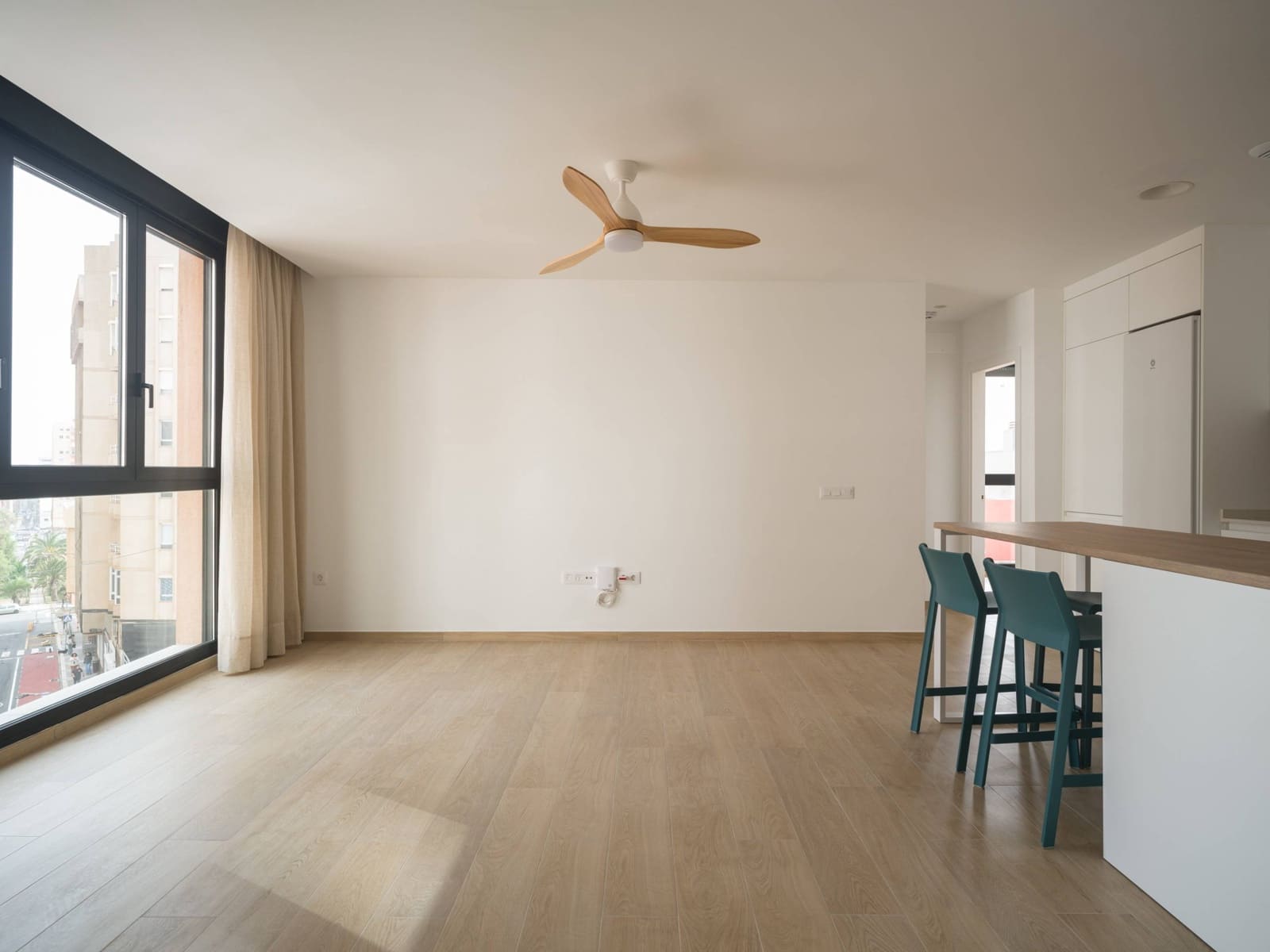 2 soverom Leilighet til leie i Las Palmas de Gran Canaria - € 1 300 (Ref: 9659443)