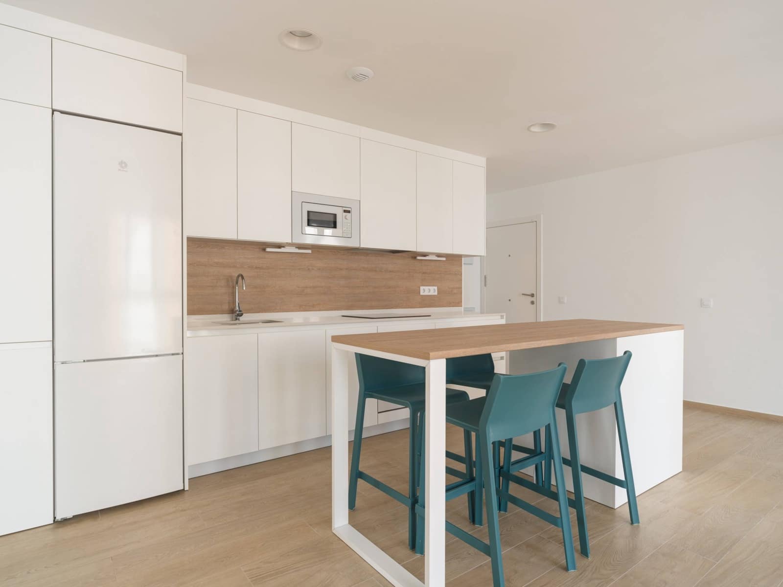 2 soverom Leilighet til leie i Las Palmas de Gran Canaria - € 1 300 (Ref: 9659443)