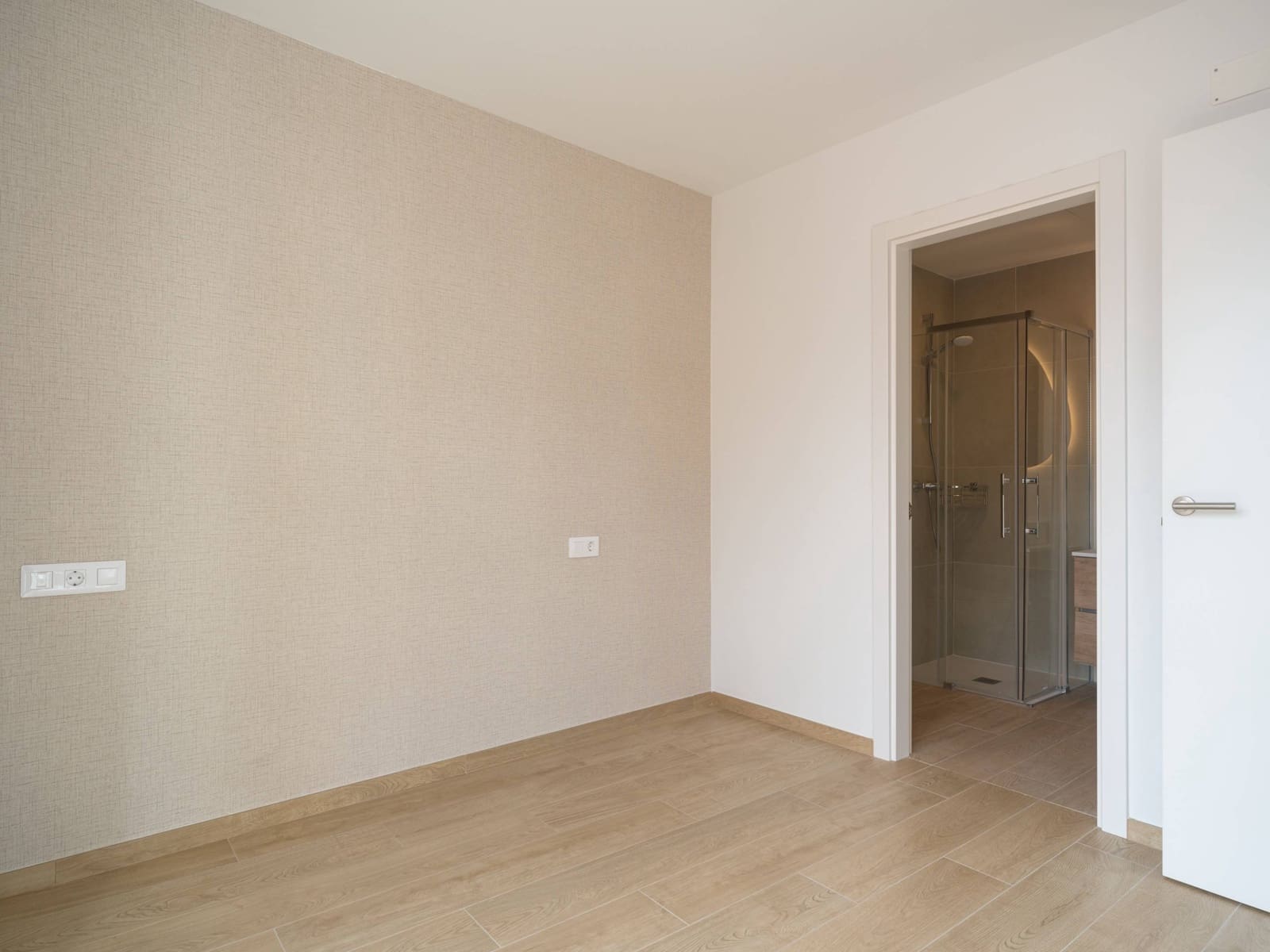 2 soverom Leilighet til leie i Las Palmas de Gran Canaria - € 1 300 (Ref: 9659443)