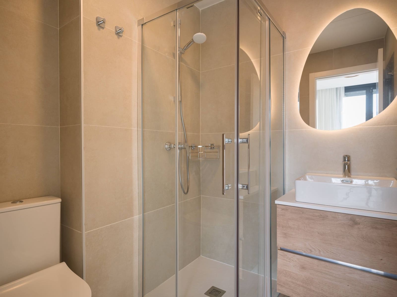 2 soverom Leilighet til leie i Las Palmas de Gran Canaria - € 1 300 (Ref: 9659443)