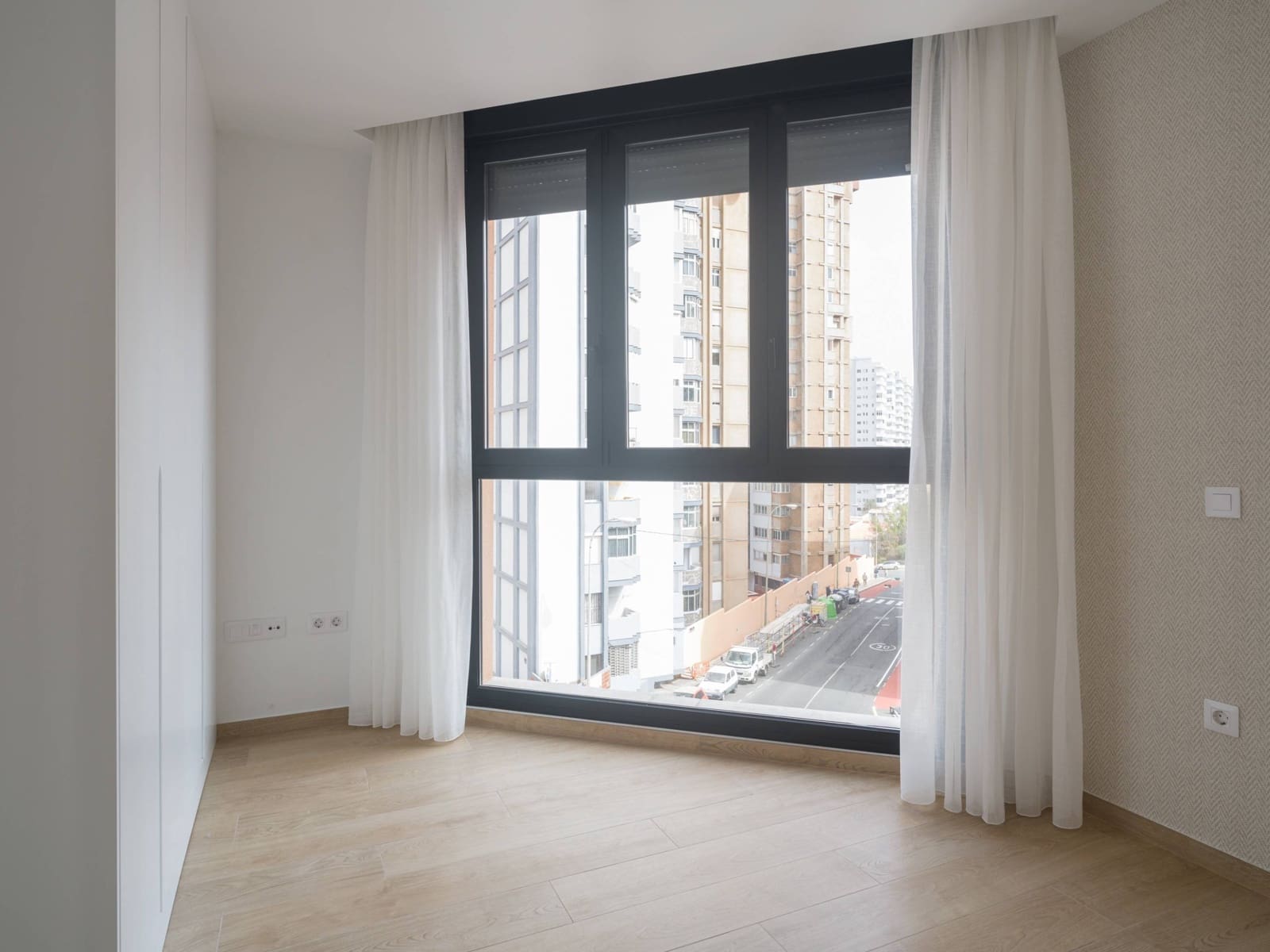 2 soverom Leilighet til leie i Las Palmas de Gran Canaria - € 1 300 (Ref: 9659443)