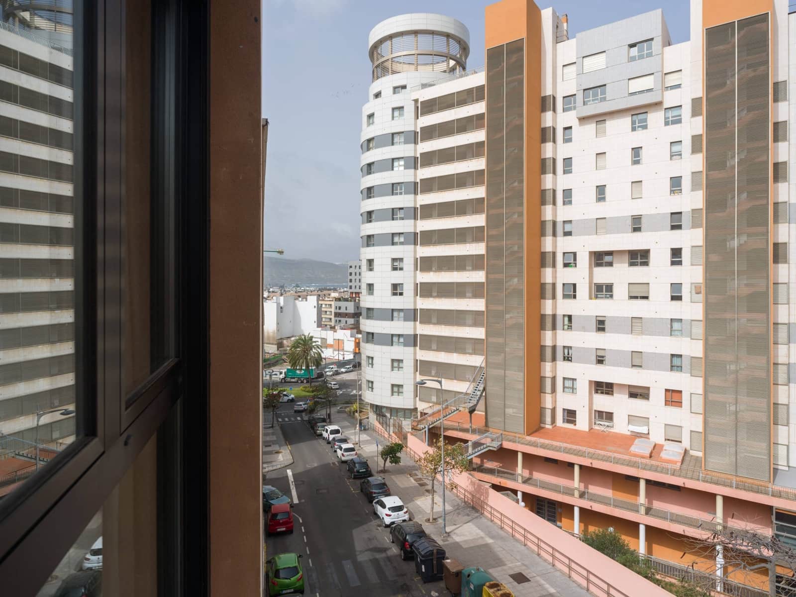 2 soverom Leilighet til leie i Las Palmas de Gran Canaria - € 1 300 (Ref: 9659443)