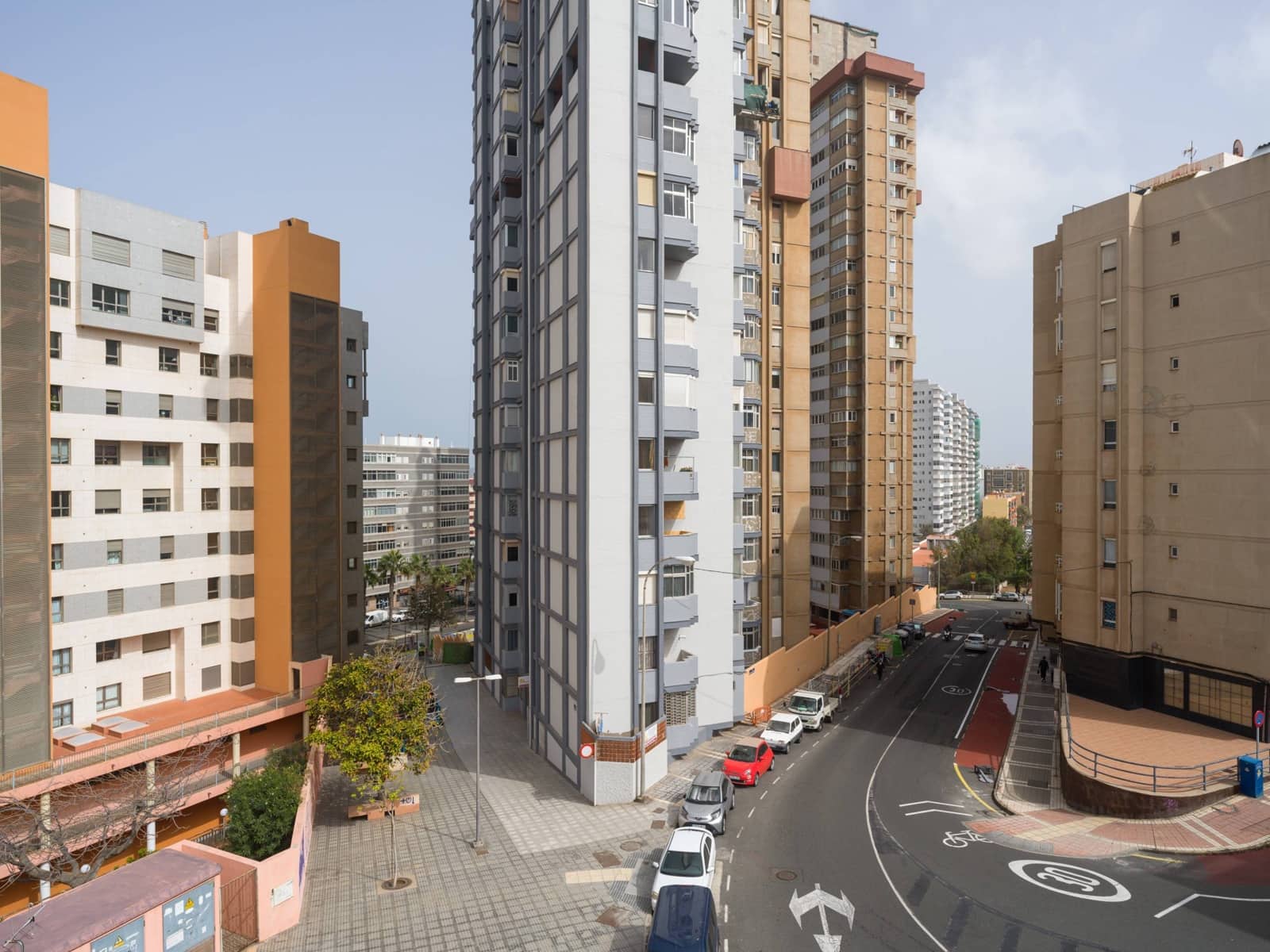 2 soverom Leilighet til leie i Las Palmas de Gran Canaria - € 1 300 (Ref: 9659443)