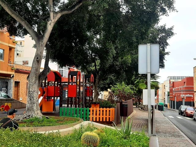 Tomt till salu i Las Palmas de Gran Canaria - 225 000 € (Ref: 9666505)