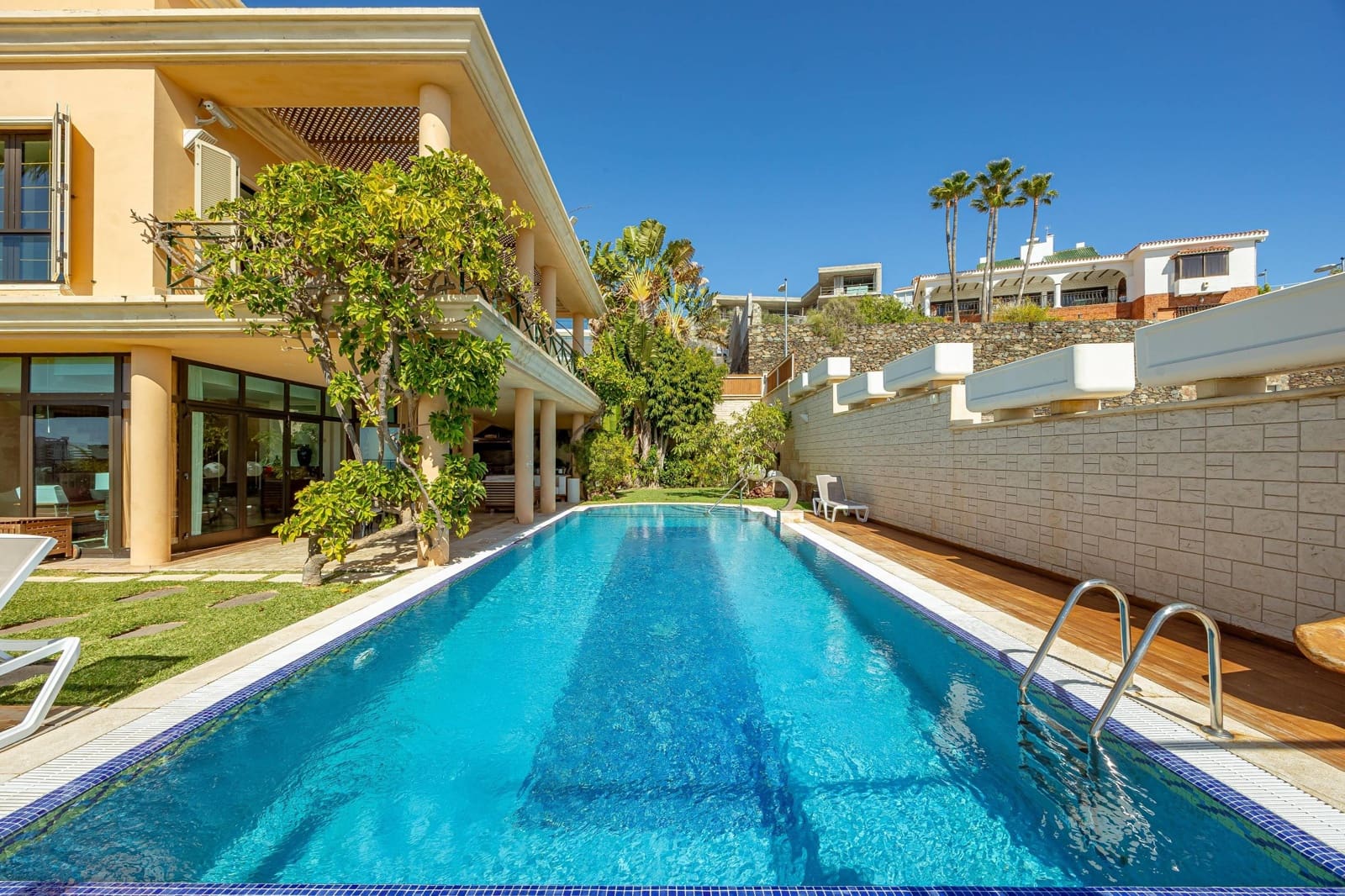 5 Zimmer Villa zu verkaufen in San Bartolome de Tirajana mit Pool Garage - 3.200.000 € (Ref: 9670648)