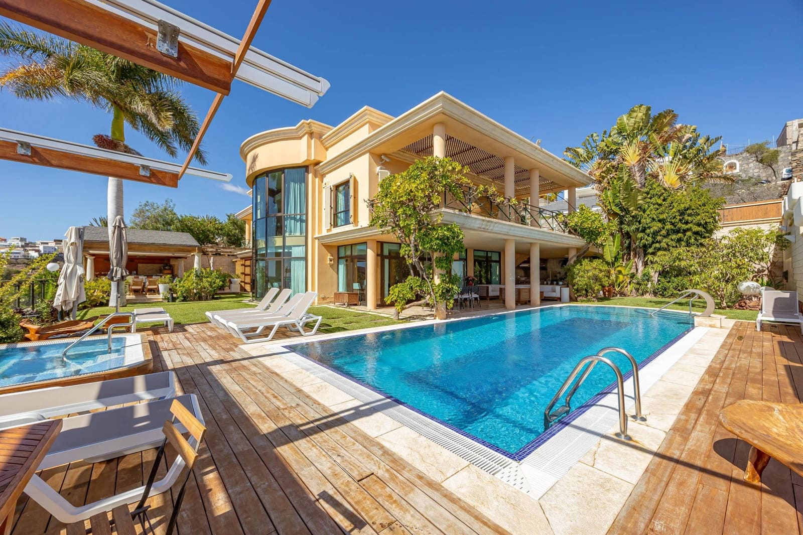 5 Zimmer Villa zu verkaufen in San Bartolome de Tirajana mit Pool Garage - 3.200.000 € (Ref: 9670648)