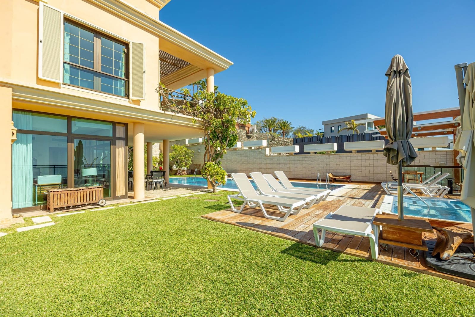 5 Zimmer Villa zu verkaufen in San Bartolome de Tirajana mit Pool Garage - 3.200.000 € (Ref: 9670648)