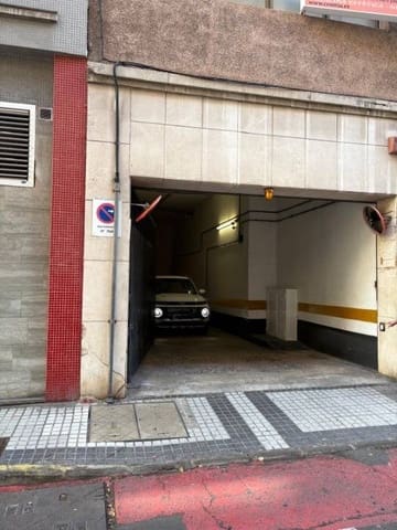 Garaż na sprzedaż w Las Palmas de Gran Canaria - 28 000 € (Ref: 9677500)