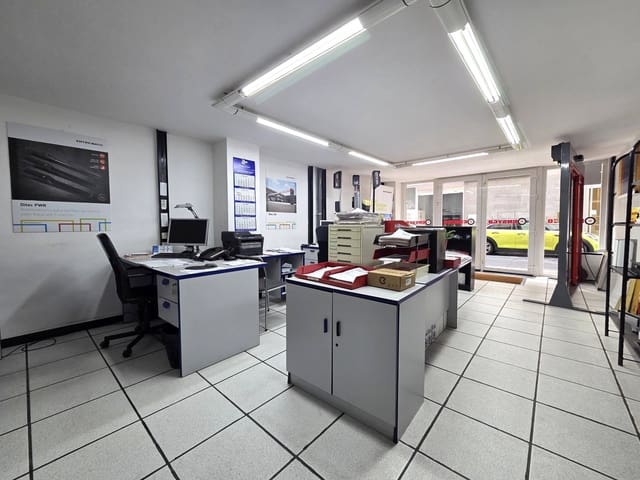 Local Commercial de 7 chambres à louer à Las Palmas de Gran Canaria - 2 000 € (Ref: 9686433)