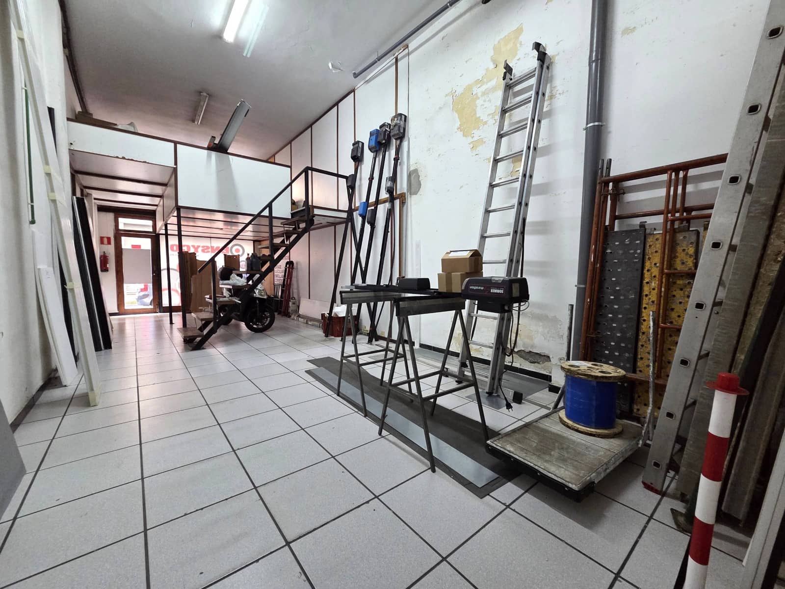 7 bedroom Commercial for rent in Las Palmas de Gran Canaria - € 2,000 (Ref: 9686433)