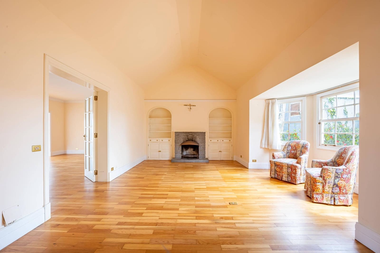 6 bedroom Villa for sale in Santa Brigida with garage - € 1,480,000 (Ref: 9686434)