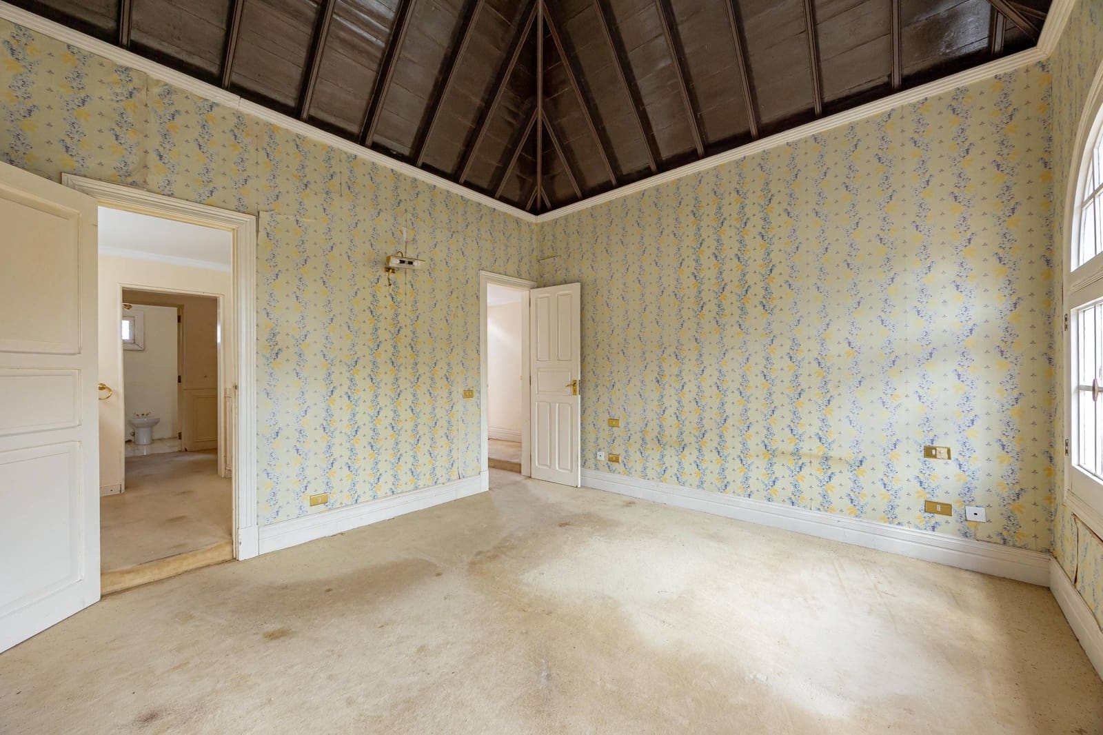 6 bedroom Villa for sale in Santa Brigida with garage - € 1,480,000 (Ref: 9686434)