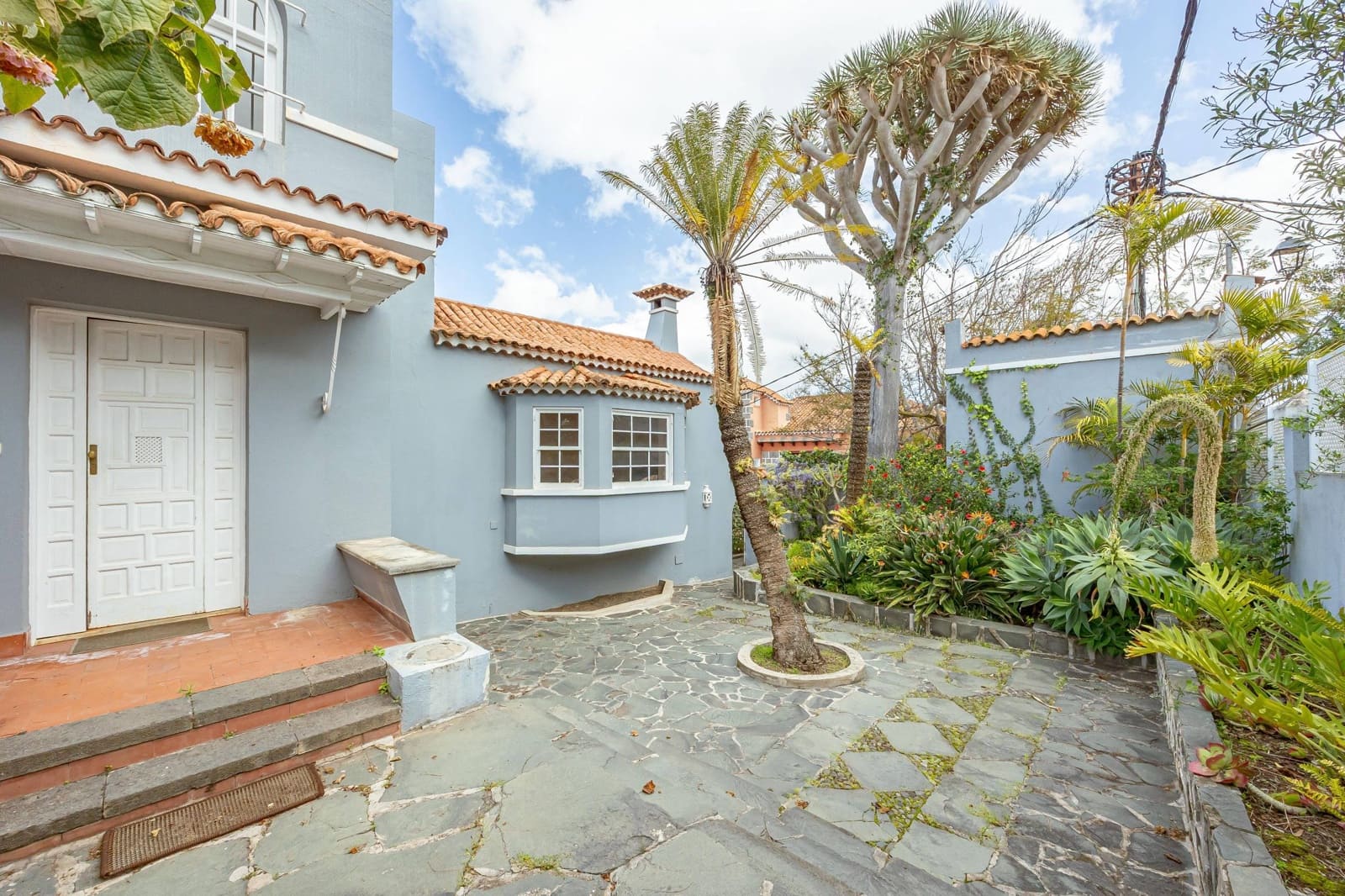 6 bedroom Villa for sale in Santa Brigida with garage - € 1,480,000 (Ref: 9686434)